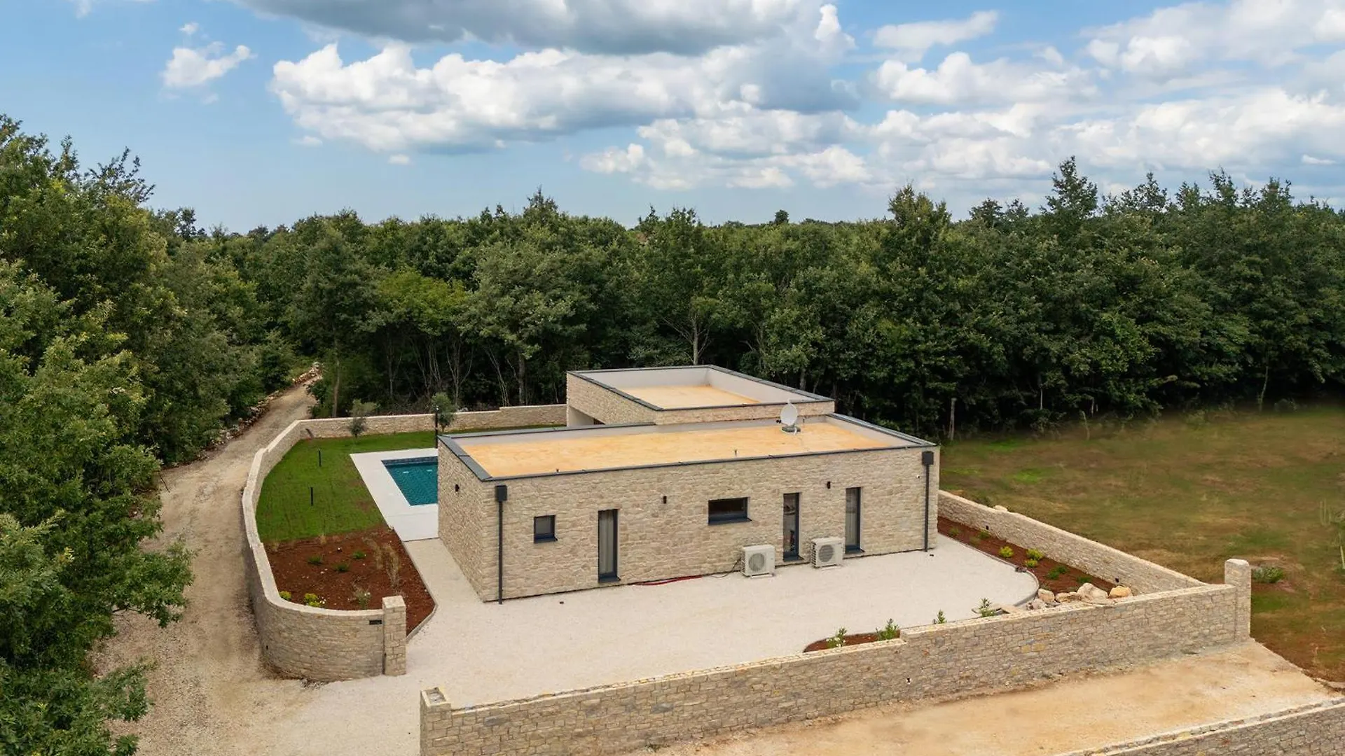 Villa Green Frame East - Beautiful Pet Friendly Ground Floor Villa For 7 People In Central Istria Butkovici  0*, Butkovici (Istria) Croatia