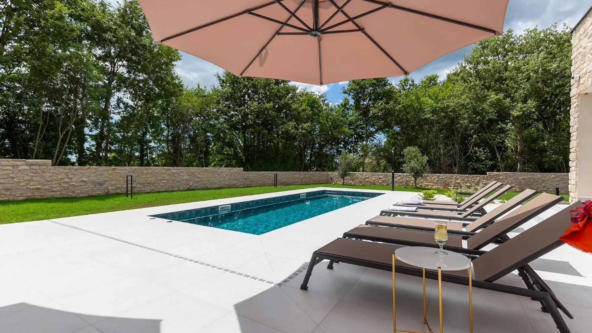 Villa Green Frame East - Beautiful Pet Friendly Ground Floor Villa For 7 People In Central Istria Butkovici  Butkovici (Istria)