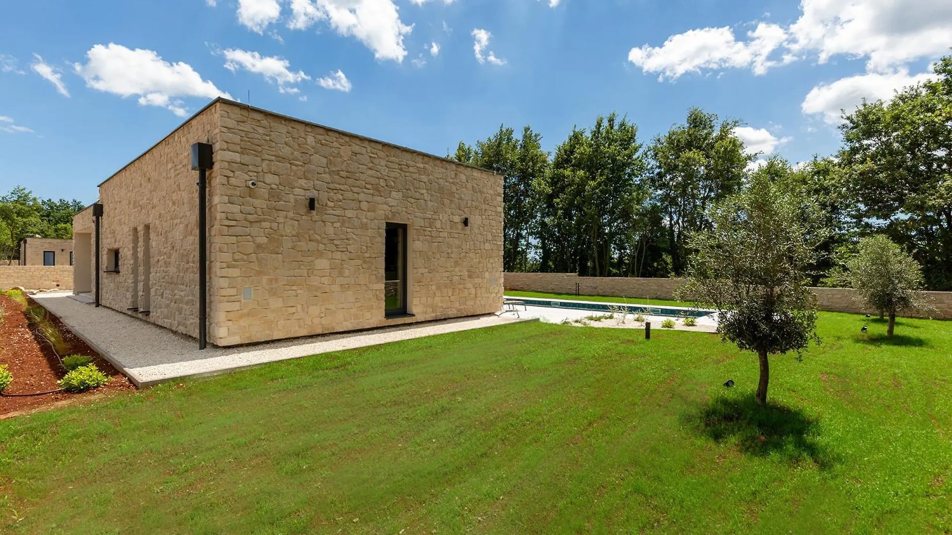 Villa Green Frame East - Beautiful Pet Friendly Ground Floor Villa For 7 People In Central Istria Butkovici  0*, Butkovici (Istria)
