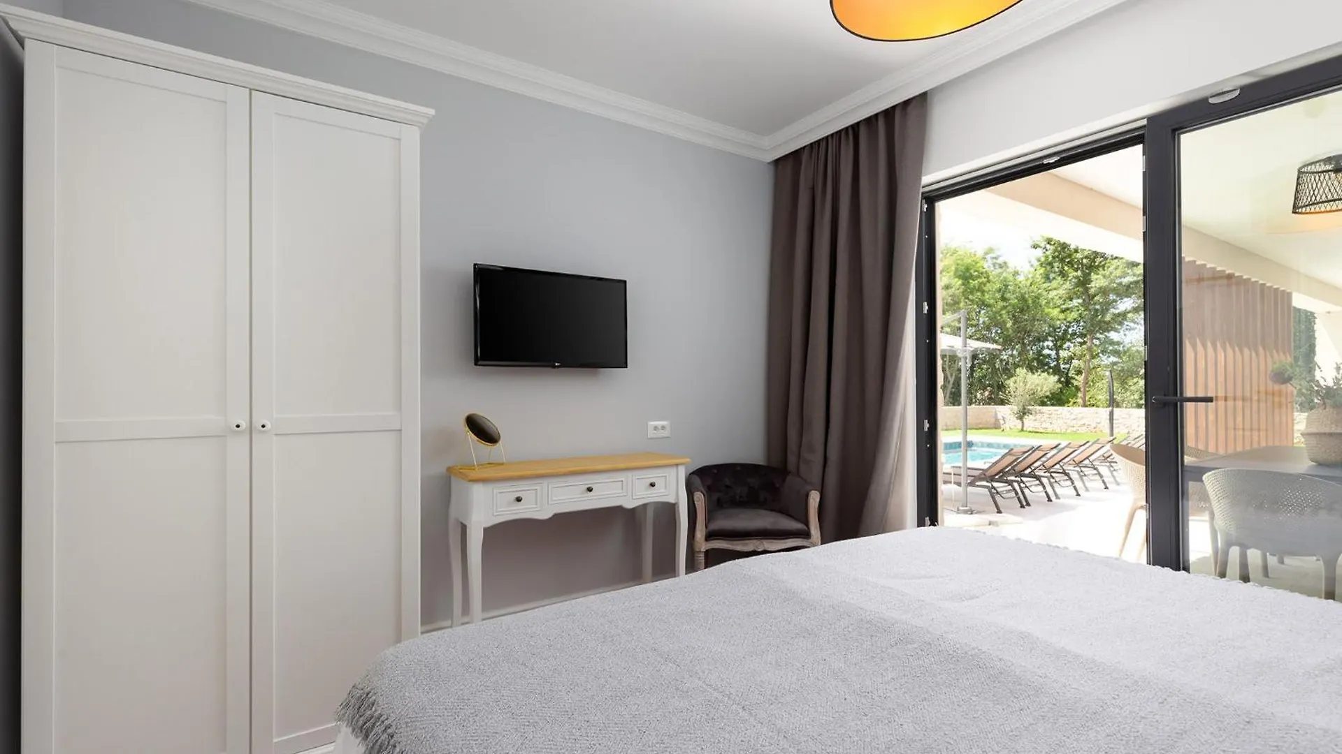 Villa Green Frame East - Beautiful Pet Friendly Ground Floor Villa For 7 People In Central Istria Butkovici  Butkovici (Istria)